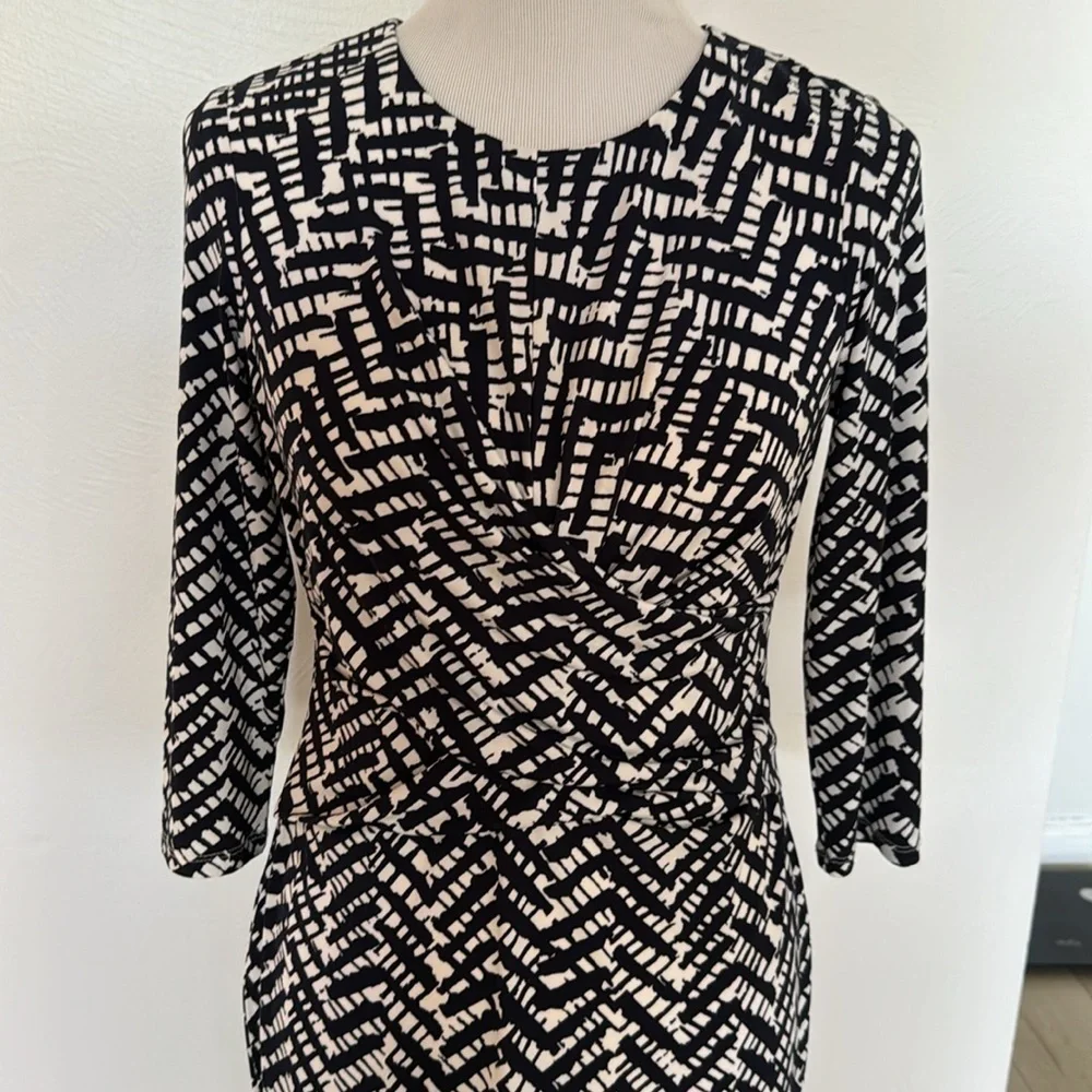 Eliza J three quarter sleeve black and white abstract printed workwear dress - Picture 2 of 6